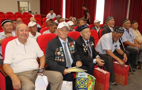 СЕМЕЙ ПОЛИГОНЫ АРДАГЕРЛЕРІНЕ ҚҰРМЕТ КӨРСЕТІЛДІ