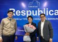 ТҮРКІСТАН: «RESPUBLICA» ПАРТИЯСЫНЫҢ ӨКІЛДЕРІ ҰЛАҒАТТЫ ҰСТАЗДАРҒА ҚҰРМЕТ КӨРСЕТТІ